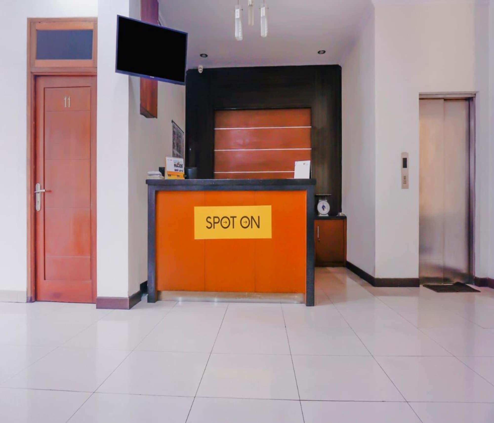 Hotel Oyo 2357 Syariah Grand Raudhah Jakarta Exteriér fotografie