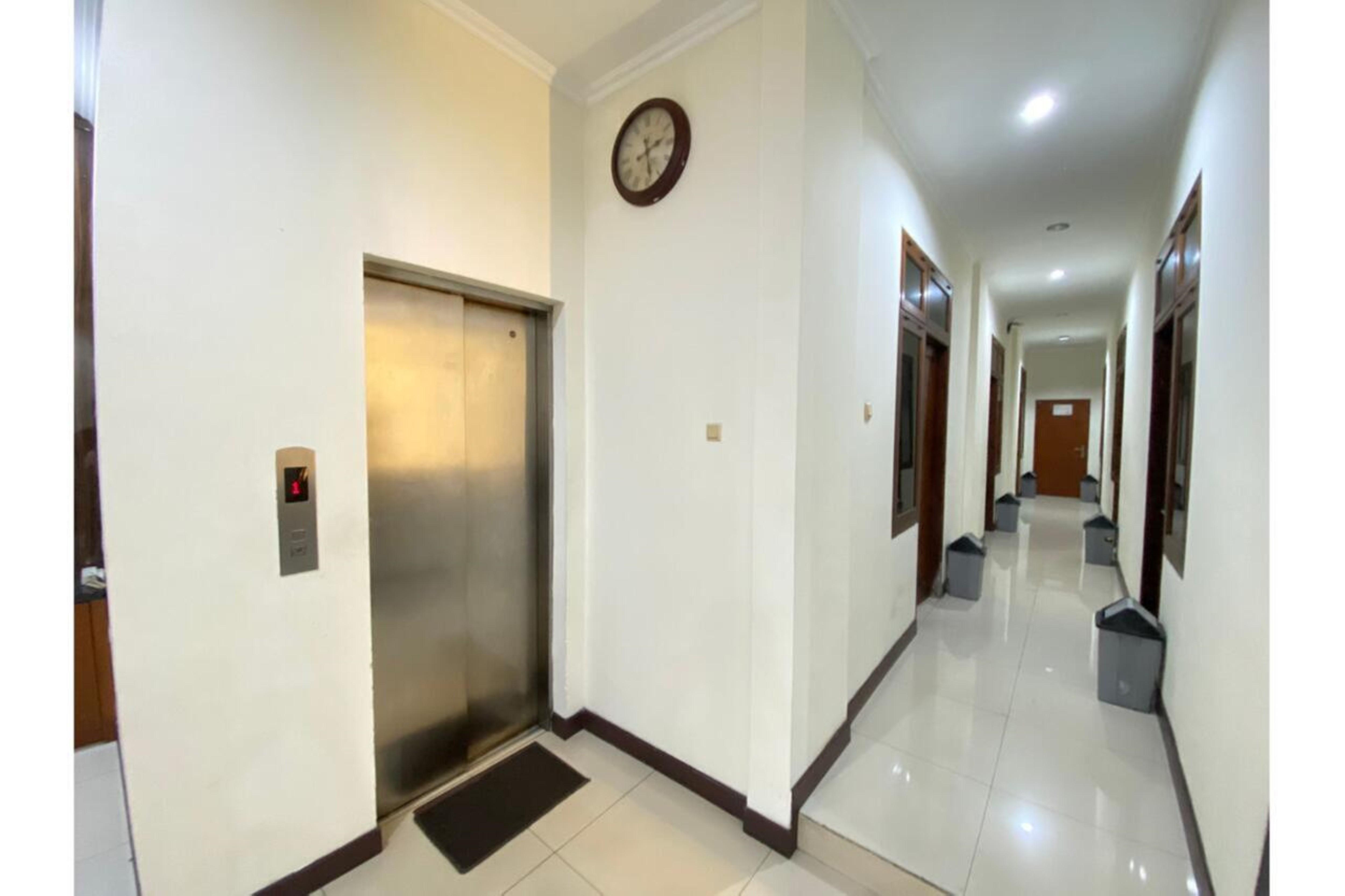Hotel Oyo 2357 Syariah Grand Raudhah Jakarta Exteriér fotografie